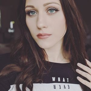 Meet your Posher, Becca